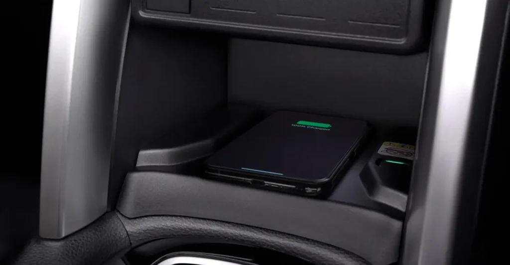 Sạc không dây Toyota Thăng Long tại 316 Cầu Giấy